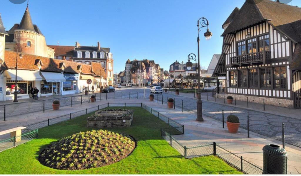 Le Cosy Residence Du Golf Deauville Exterior foto